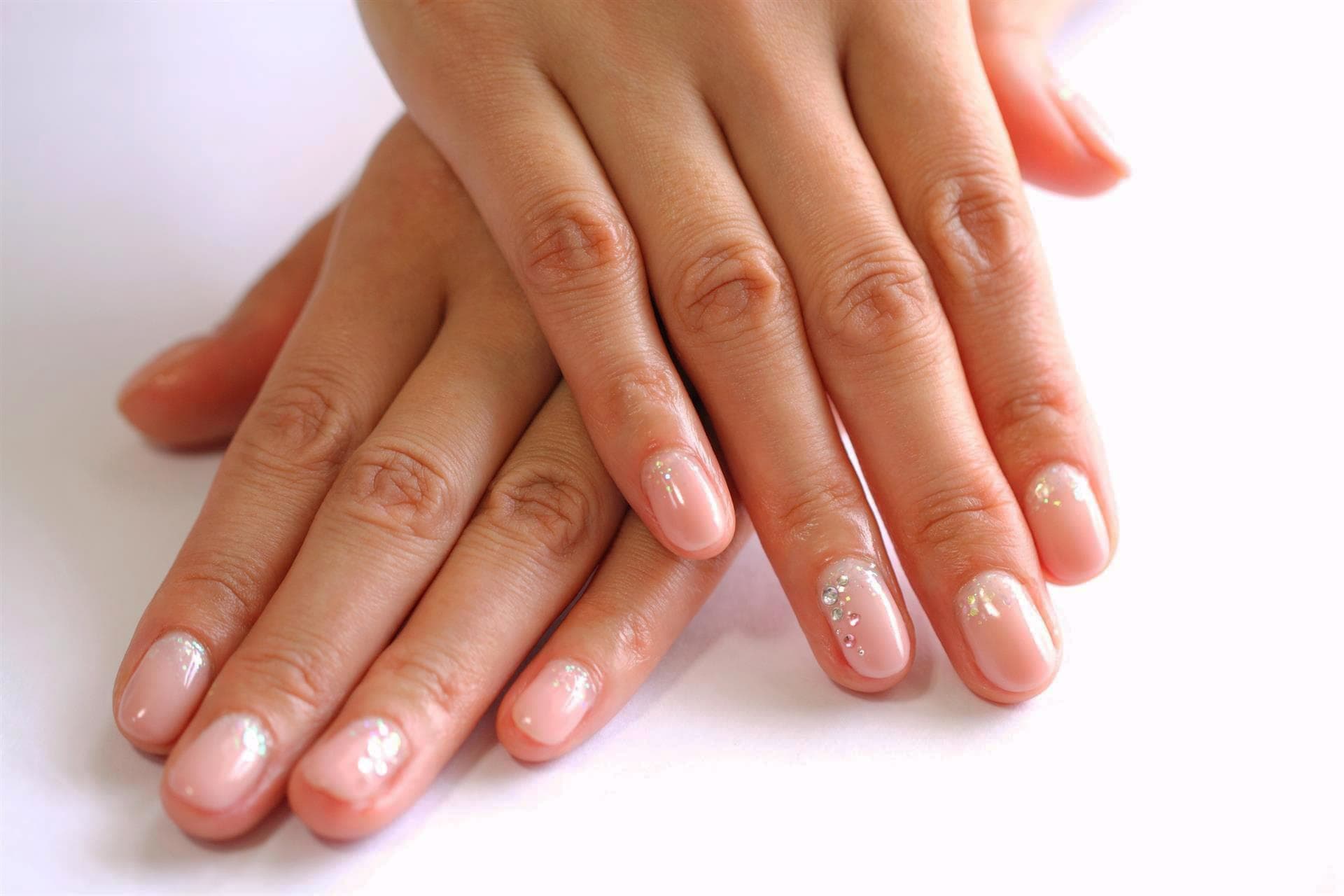 Tratamiento profesional de manicura japonesa